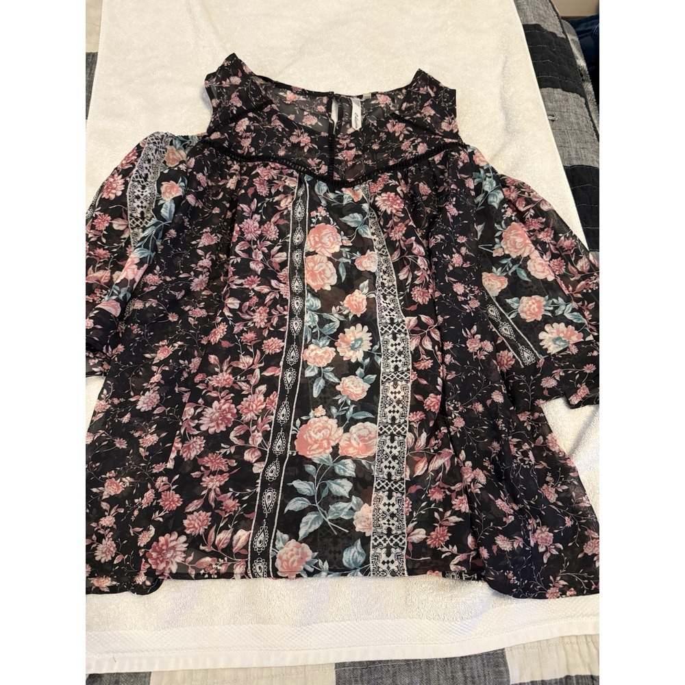 Women's‎ Floral Off-Shoulder Blouse with Lace Trim